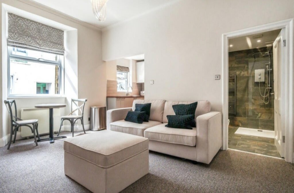 BPR LIMITED - Living Renovation Modern & Elegant Transformation