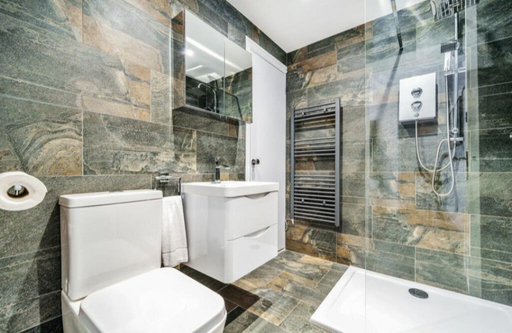 En suite renovation - BPR LIMITED -