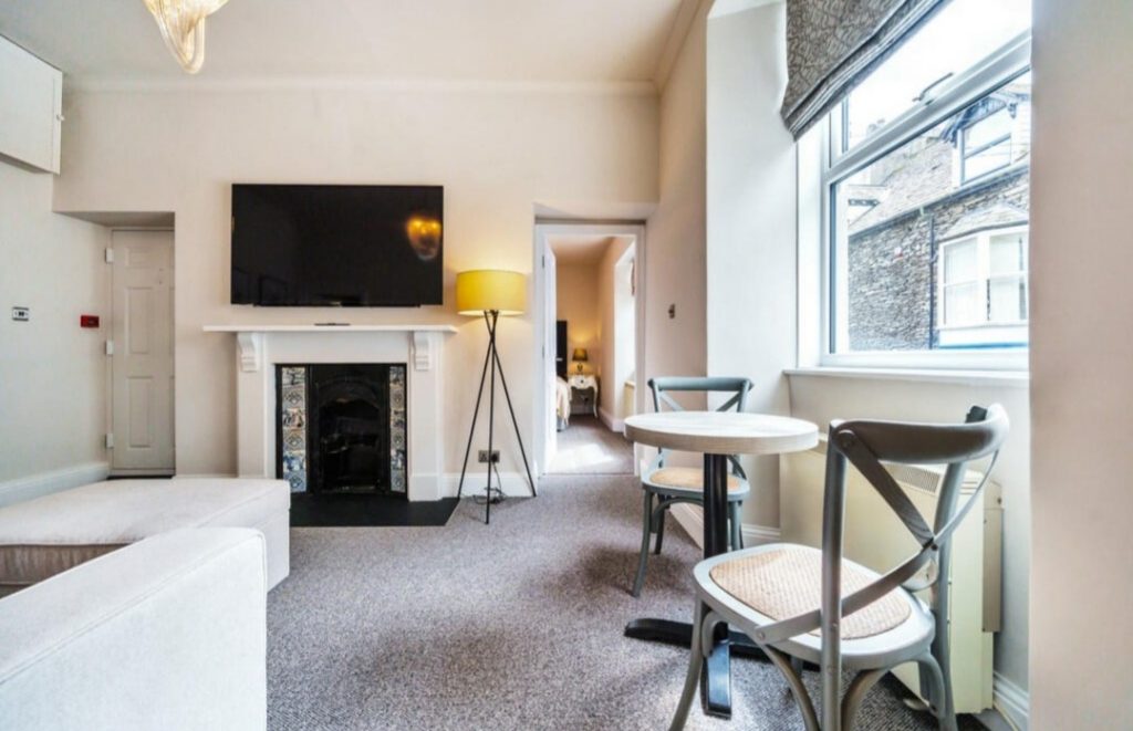 BPR LIMITED - Modern & Elegant Transformation Flat Refurbishment